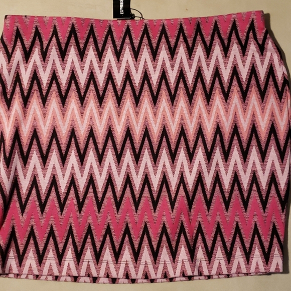 EXPRESS Pink High Waisted Stretchy Date Night Valentine's Day Mini Skirt - Picture 3 of 4